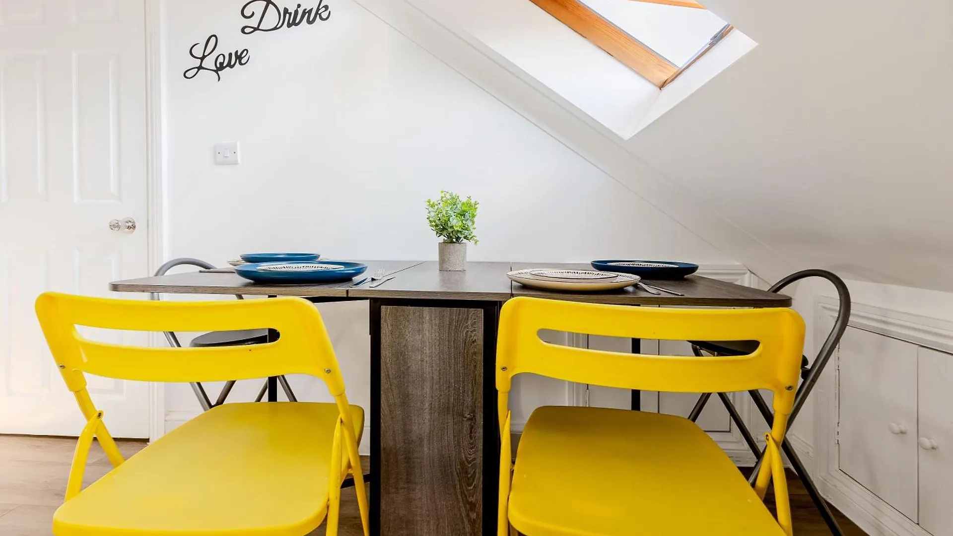 Bright 2Br Flat, Forest Gate, East Londres Apartamento