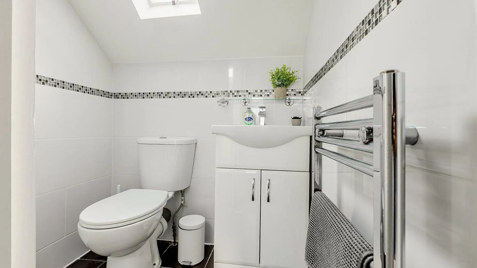 Bright 2Br Flat, Forest Gate, East Londres Apartamento